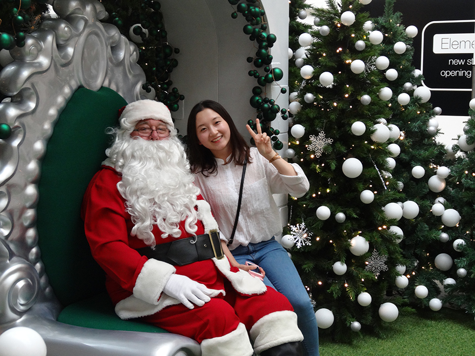 LynnMall Santa