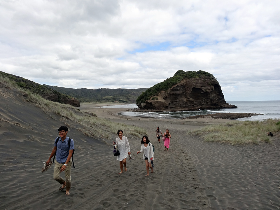 Sand Dune To O'Neills Bay