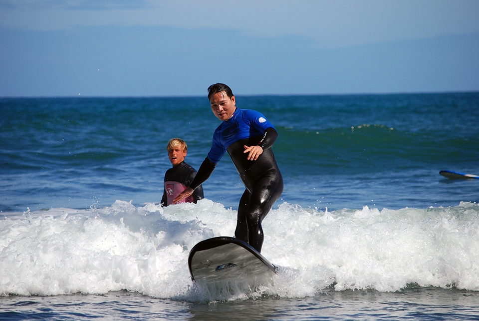 Muriwai Beach Surfing