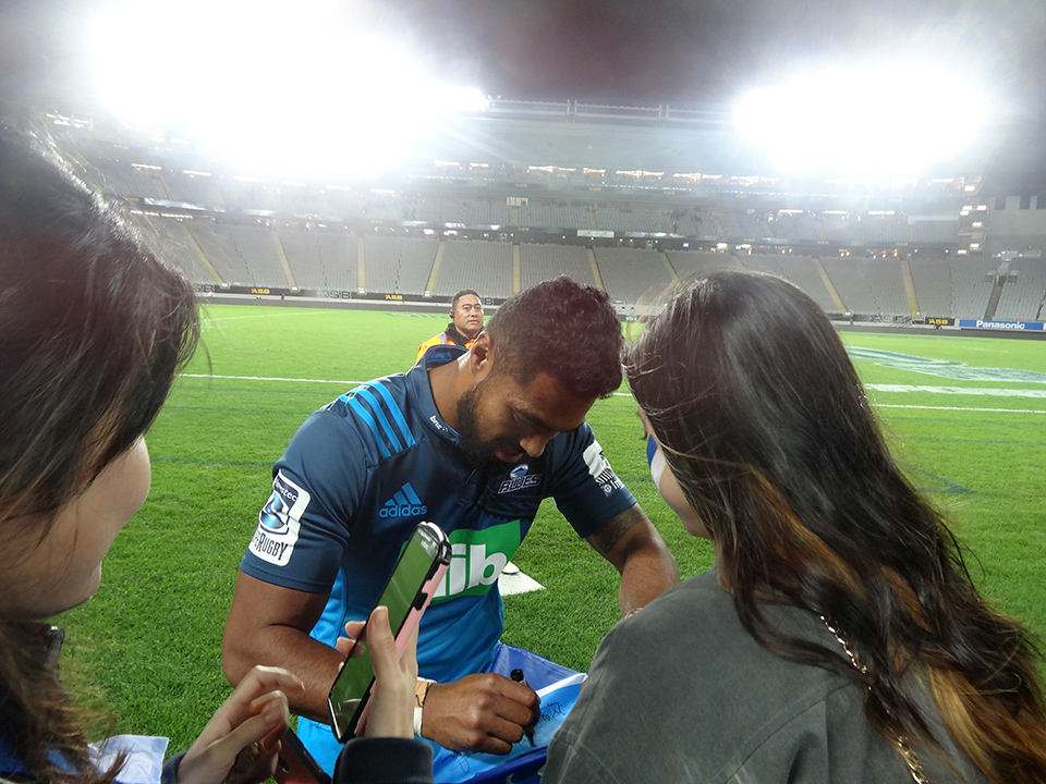 Blues vs Crusaders