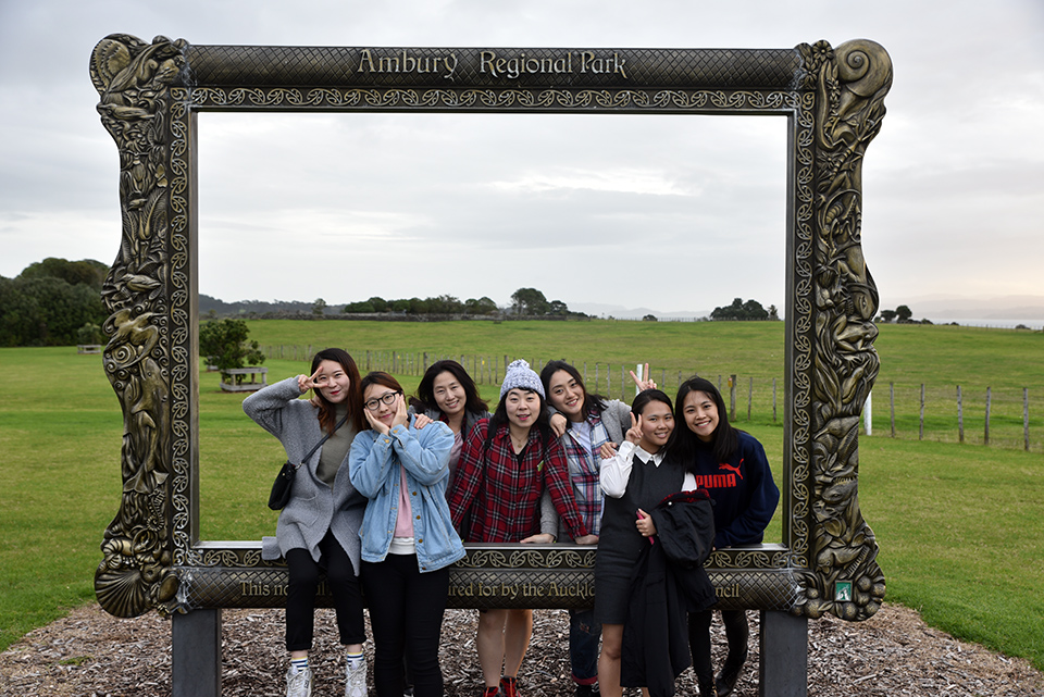 Ambury FAmbury Farm Picture Framearm